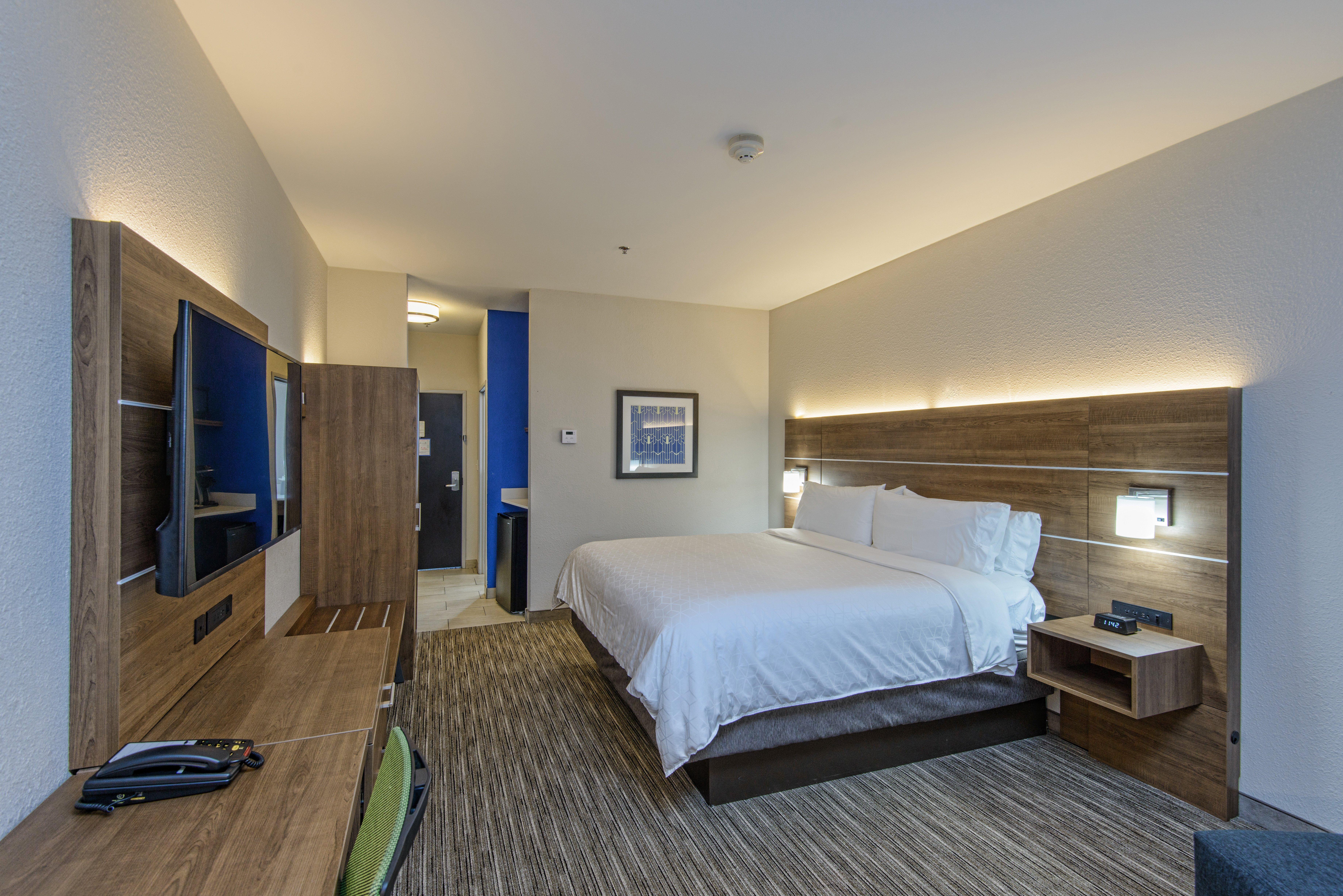 Holiday Inn Express & Suites Corpus Christi By Ihg Exterior photo