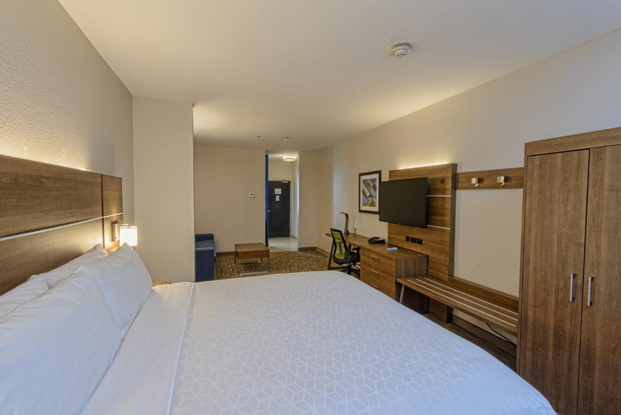 Holiday Inn Express & Suites Corpus Christi By Ihg Exterior photo